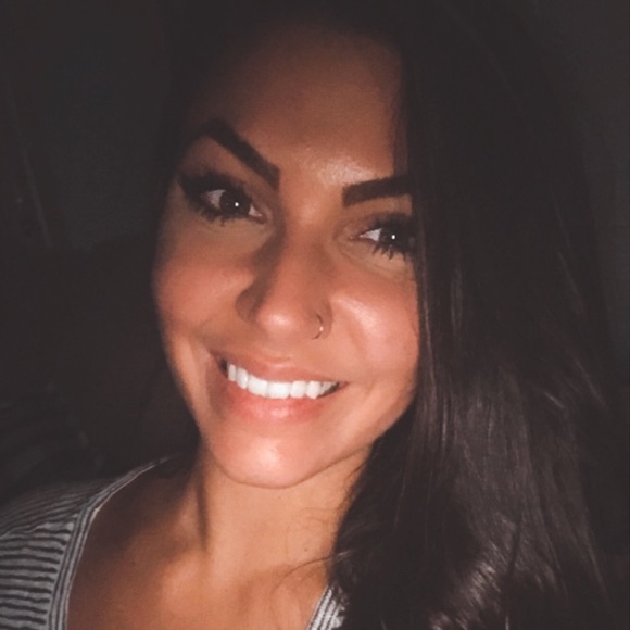 Meet your Posher, Michelle - Picture 1 of 1